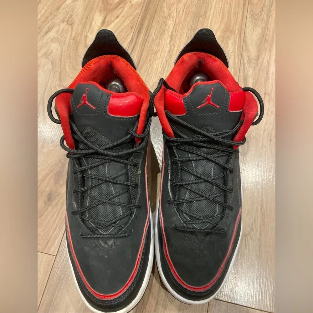 Air Jordan Courtside 23 Basketball Gym Red Black White Size 8 - Picture 3 of 12
